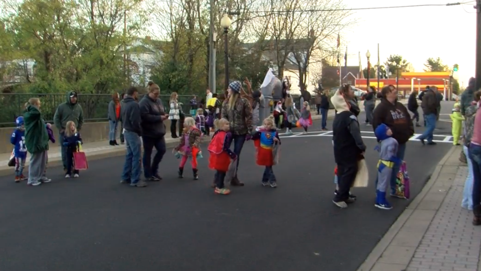 WATCH: Pumpkin village goes all out for Trick or Treat 