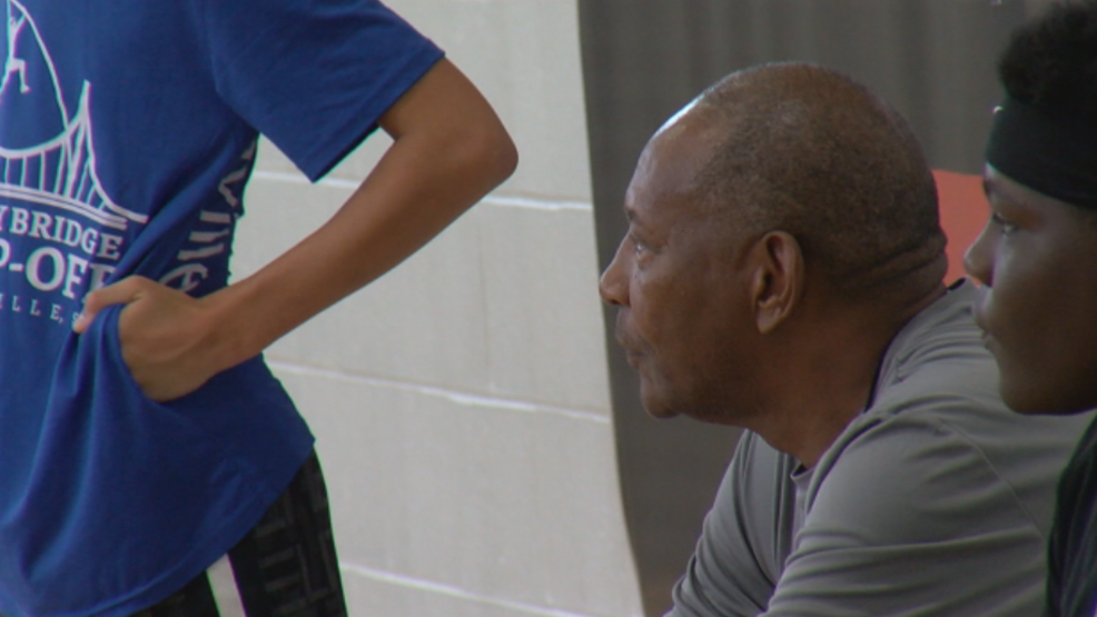 Gamecock legend Alex English continues to educate basketball's next