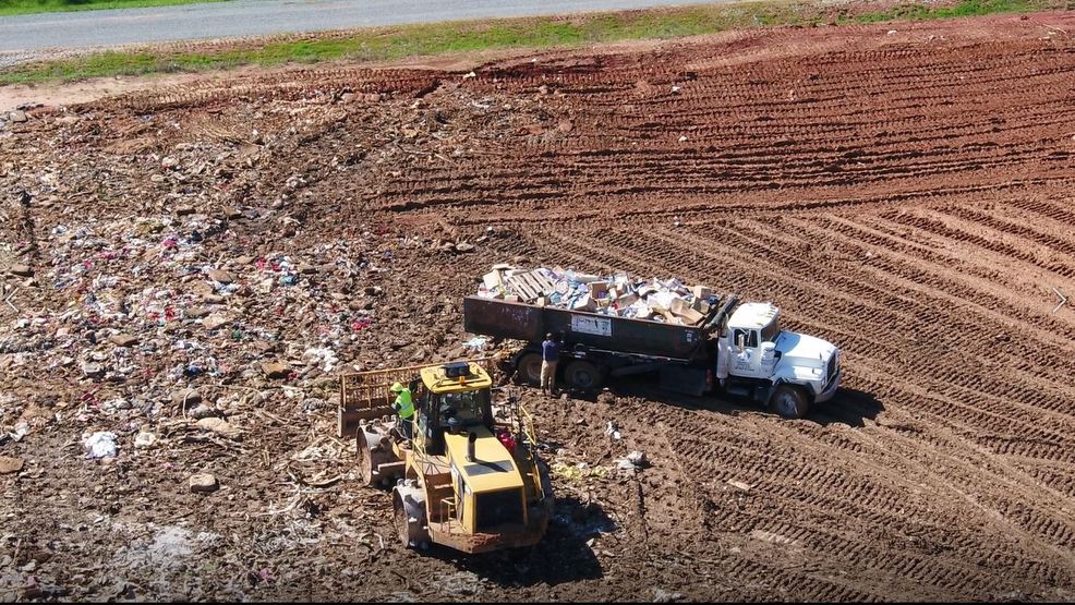 Residents say a smelly landfill in Tuscaloosa County is polluting their