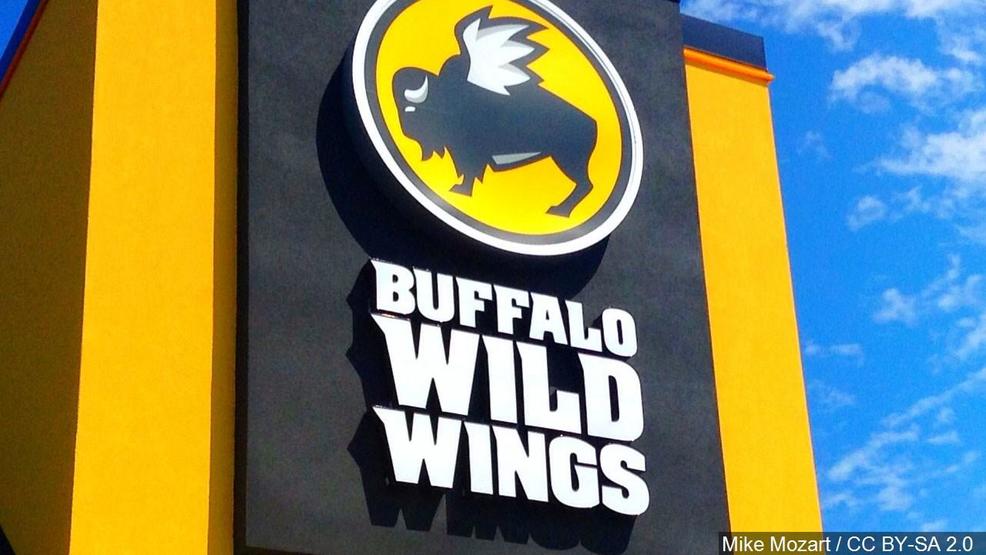 Rat Falls From Ceiling Onto Table At Buffalo Wild Wings Wbff