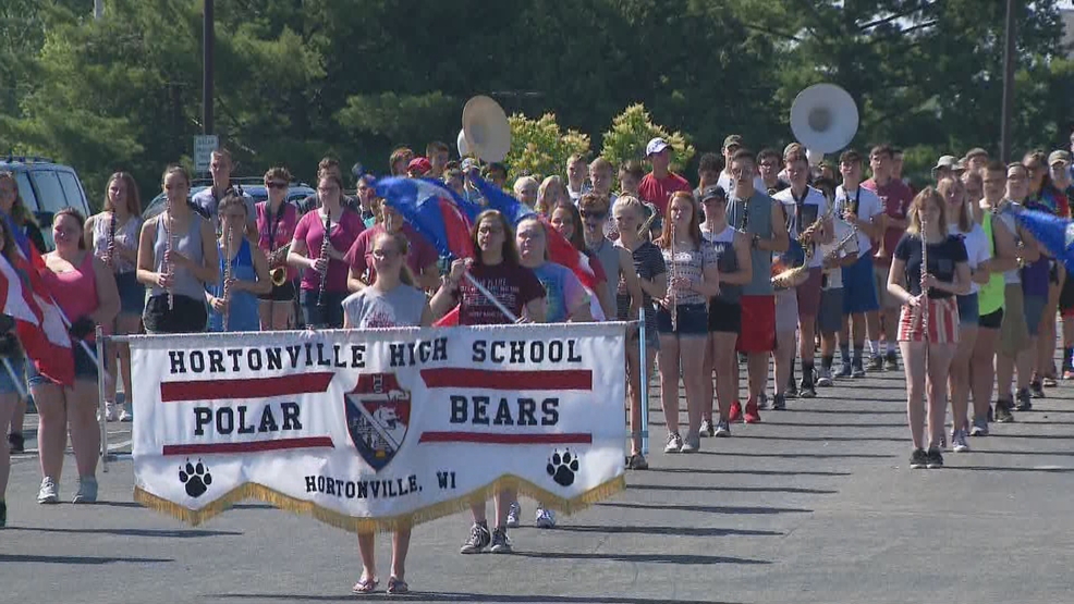 Hortonville High School marching band prepares for trip to D.C. WLUK