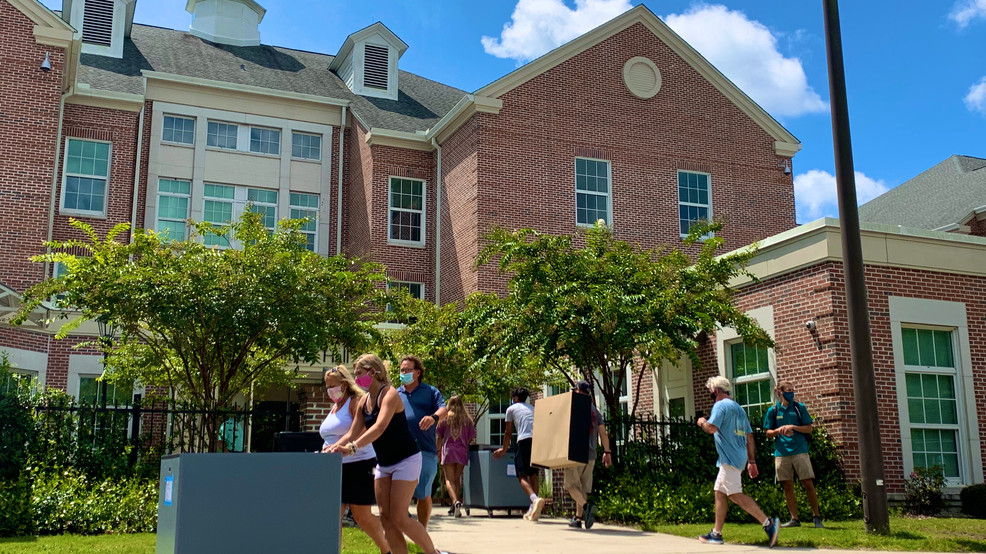 Coastal Carolina students move into university housing during