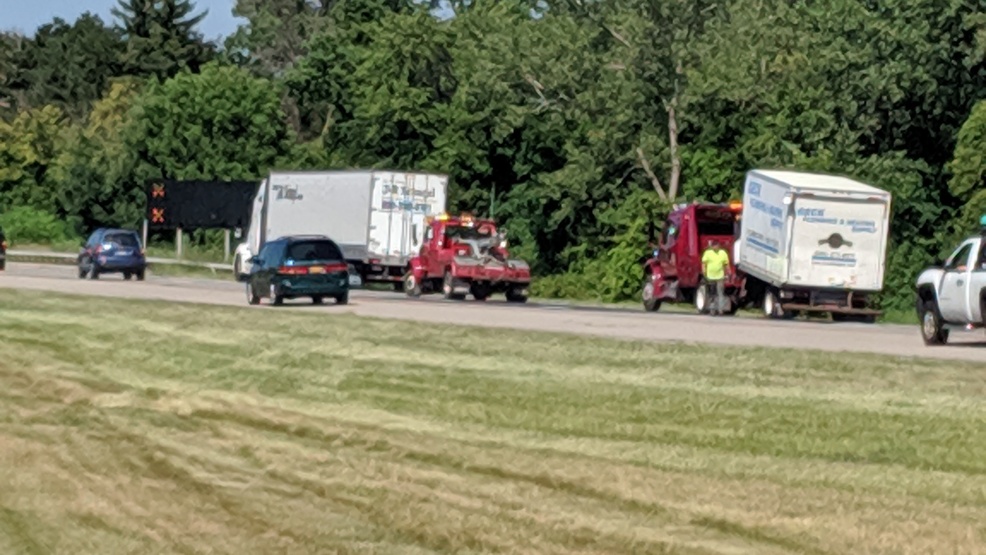 Roads back open after 5vehicle crash on Rt. 104 in ster WHAM