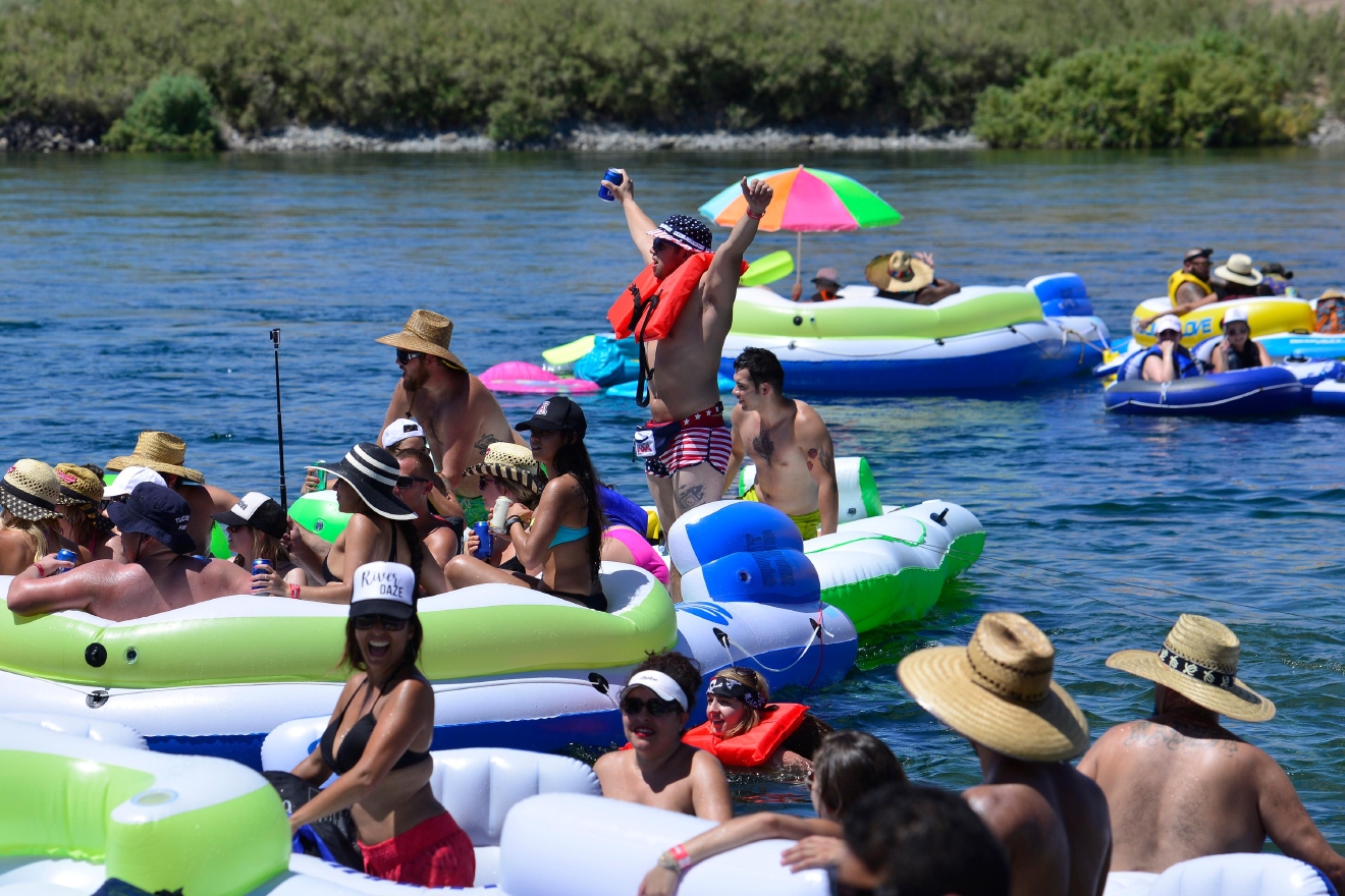 Gallery Laughlins 10th Annual River Regatta Ksnv