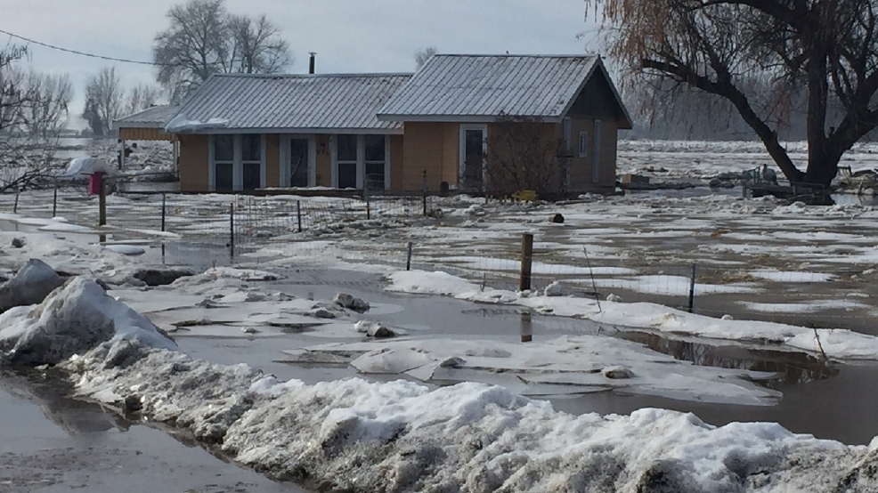 Several homes damaged as Weiser River crests above flood stage KBOI