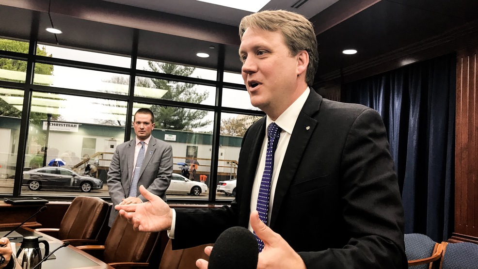 Senate green lights auto insurance reform bill, Democrats