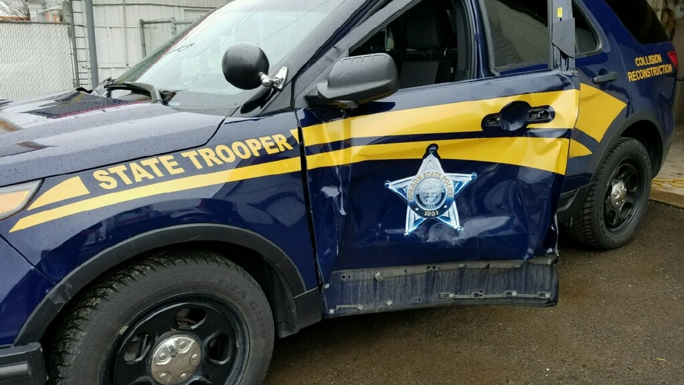 Oregon State Police searching for driver that struck patrol car on I5