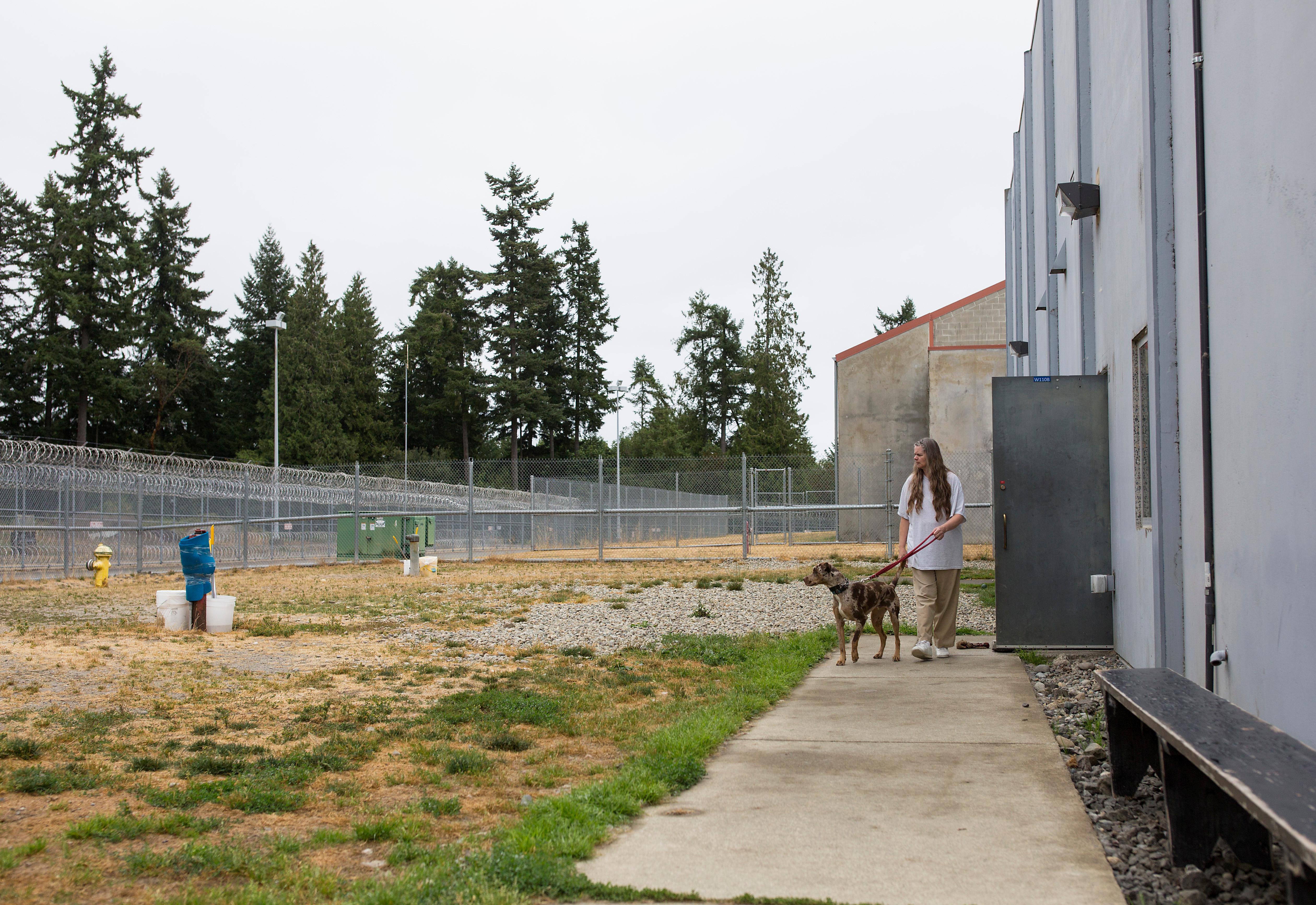 Why locals are taking their pets to this Gig Harbor prison KOMO