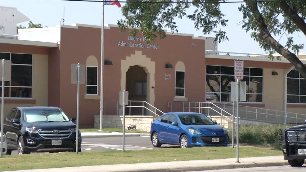 Boerne ISD changes graduation dates to June 45 for class of 2020 WOAI