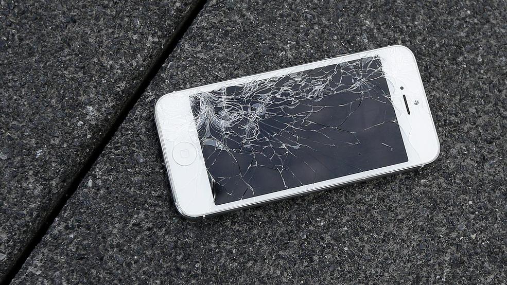 Cracked Iphone Screen Youll Have More Places To Fix It Wciv