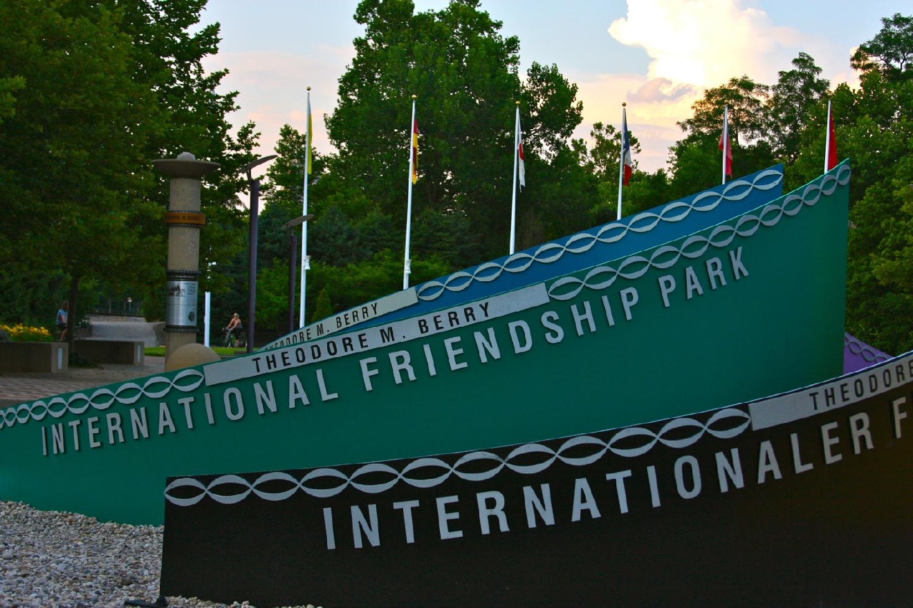 Photos Magic Hour At Friendship Park Cincinnati Refined