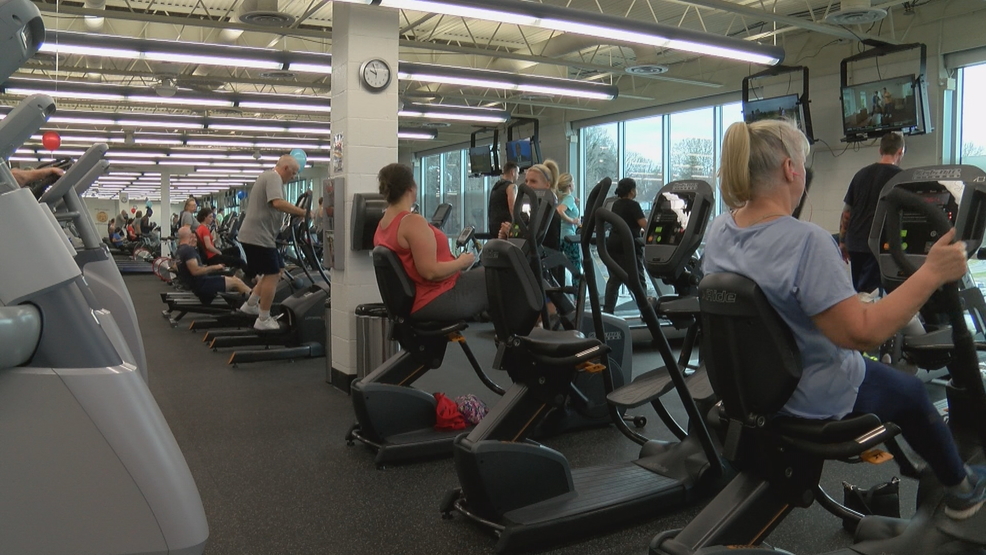 People Kick Off 2020 With New Year S Day Workout Wcyb