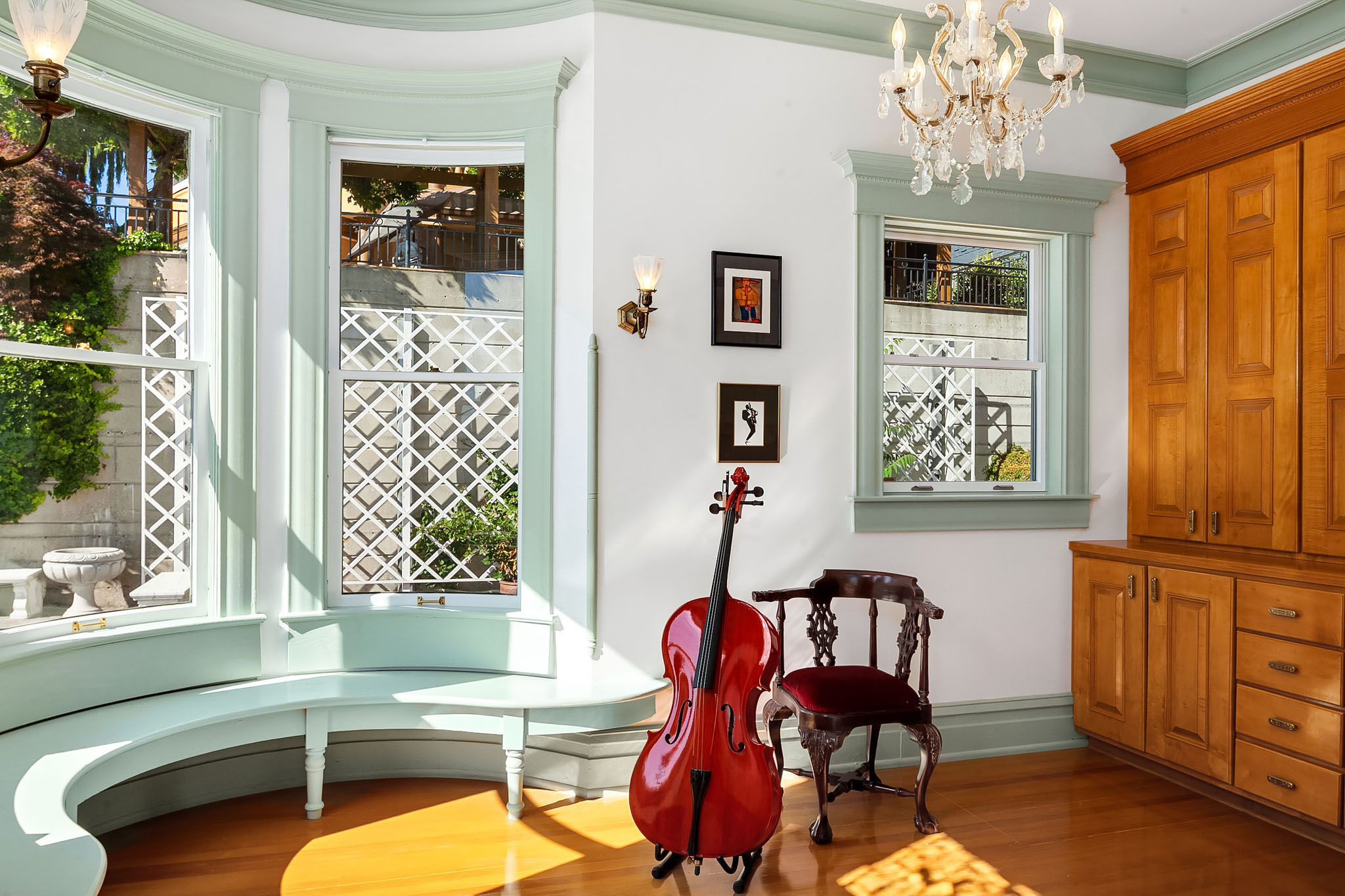 QUEEN ANNE SEATTLE REAL ESTATE FOR SALE visual data 7